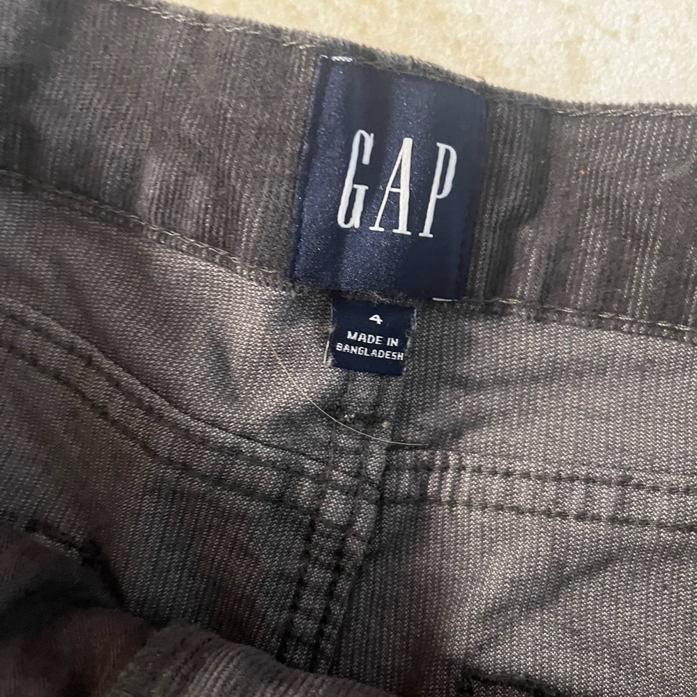 Charcoal Gray Gap corduroy shorts - Picture 7 of 7